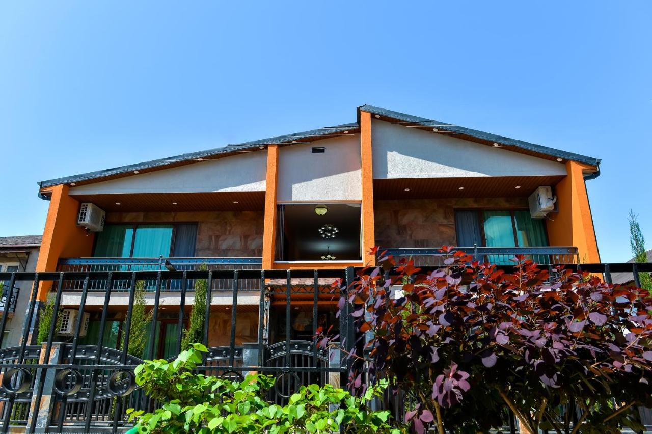 Lions Apartment อูเรคี ภายนอก รูปภาพ