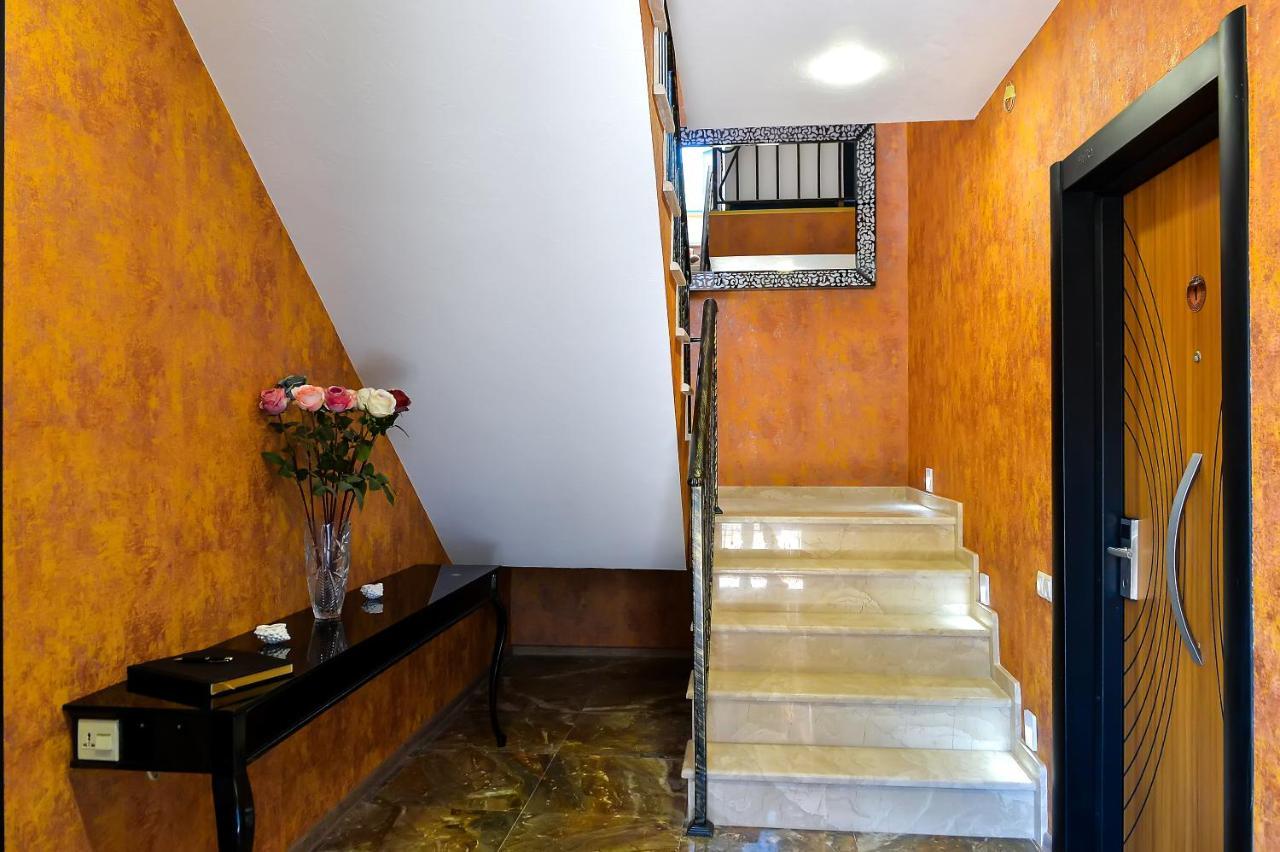 Lions Apartment อูเรคี ภายนอก รูปภาพ